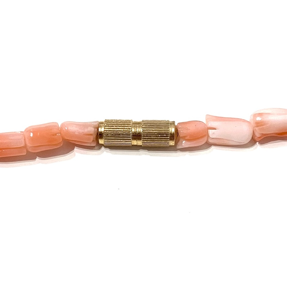 Vintage Carved Angel coral 🪸 tulip  Necklace, EUC - Picture 4 of 4